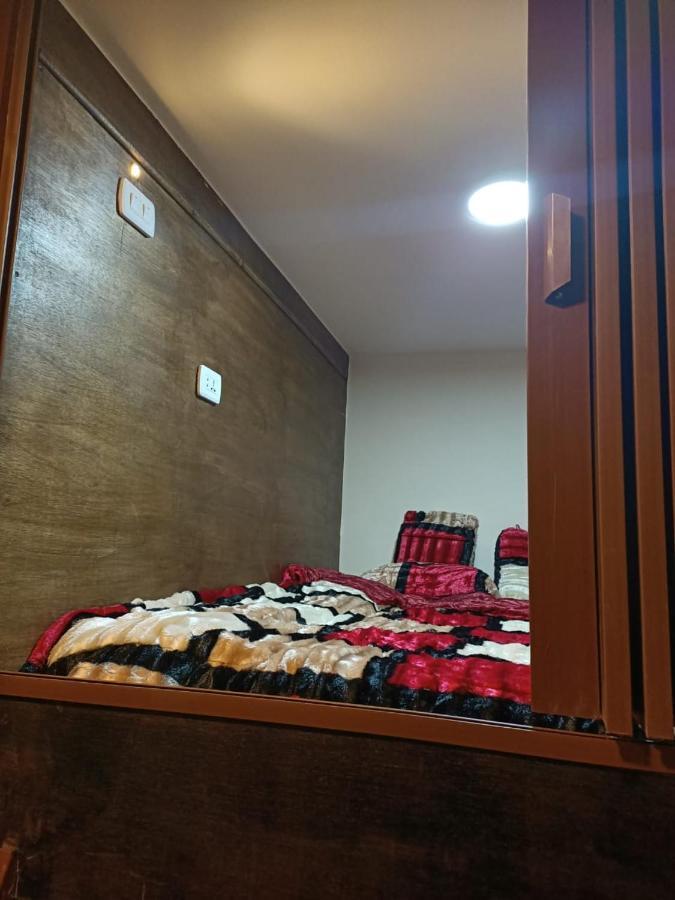 Petra Cabin Dorms Hostel Wadi Musa Exteriör bild